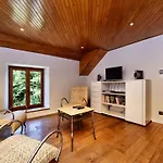 Fine Group House With Sauna Garden 別荘