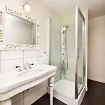 Fine Group House With Sauna Garden 別荘