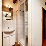 Fine Group House With Sauna Garden