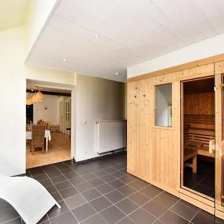 Fine Group House With Sauna Garden Vakantiehuis
