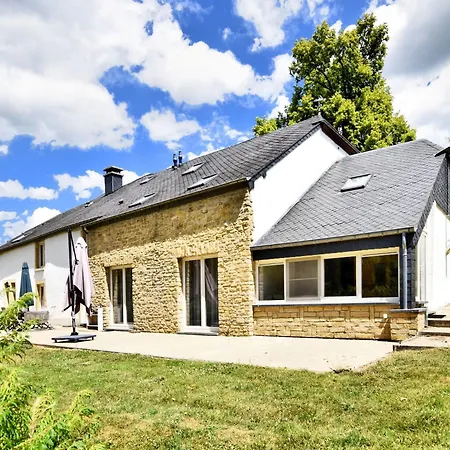 Vakantiehuis Fine Group House With Sauna Garden Chiny