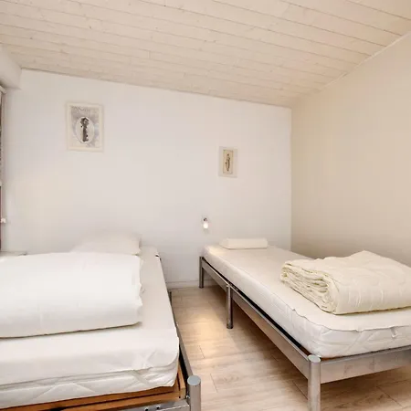 Fine Group House With Sauna Garden שיני