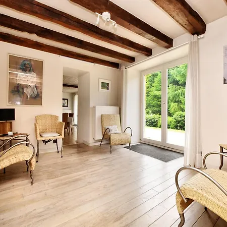 Vakantiehuis Fine Group House With Sauna Garden