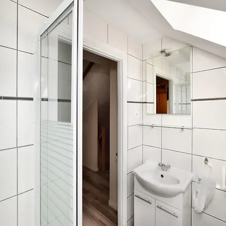 Vakantiehuis Fine Group House With Sauna Garden Chiny