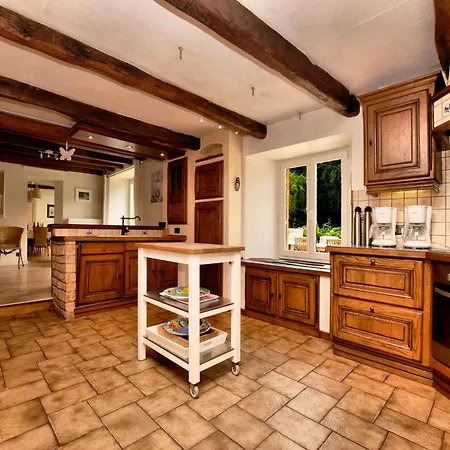 Fine Group House With Sauna Garden Vakantiehuis