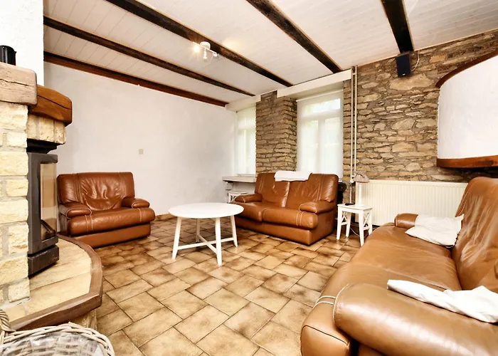 Сasa de vacaciones Fine Group House With Sauna Garden